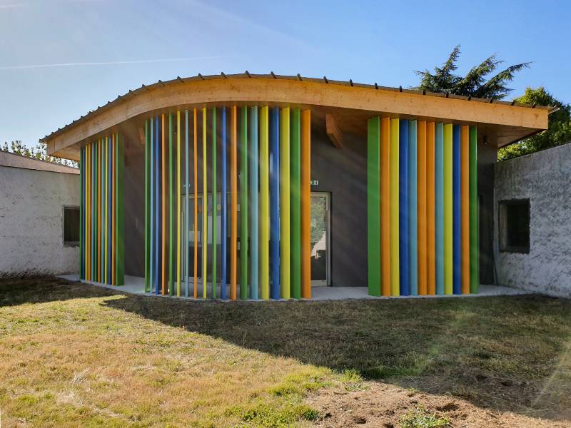 Extension de l'école maternelle Jean de la Fontaine à Saint Loubès par Metrogram Architecture